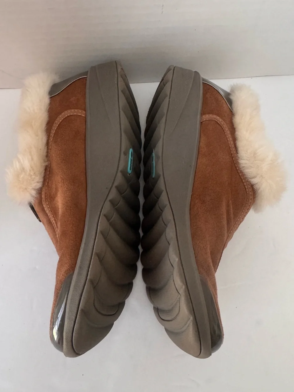 Bzees Golden Zip Faux Fur Trim Comfort Booties Brown Women's 7.5M